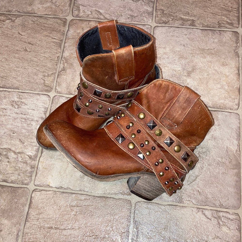 Circle G booties by Corral
